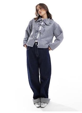 Легкая куртка от бренда asos design в темно-синюю и белую клетку виши (gingham)