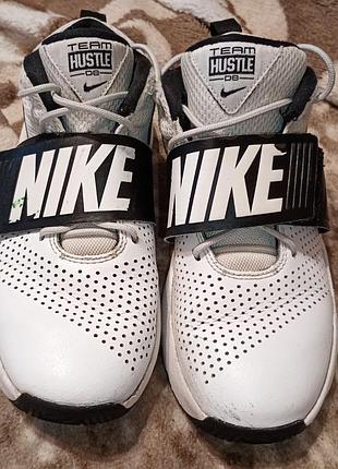 Подростковые кроссовки nike