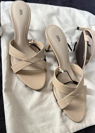Мюлі zara 37,38 шкіряні мюлі zaraбежеві