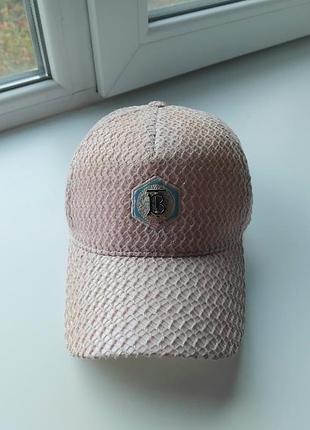Розовая кепка сеточкой burberry