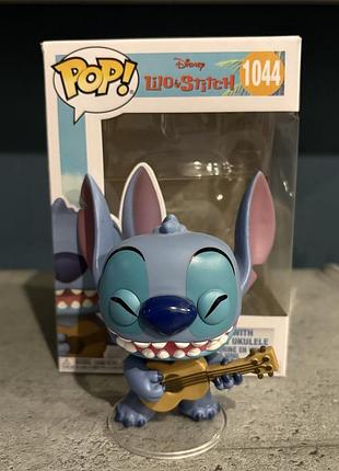 Ігрова фігурка funko pop stich with ukulele 9,6 см, 55615