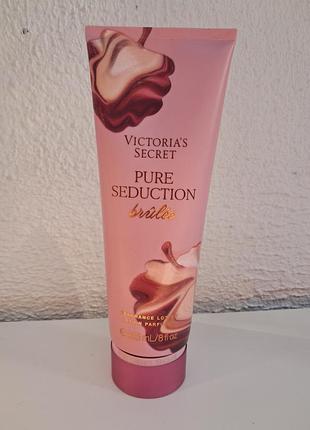 Парфумований зволожуючий лосьйон для тіла.
victoria's secret pure seduction brulee fragrance lotion 236 мл