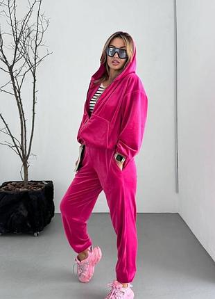 Костюм спортивный