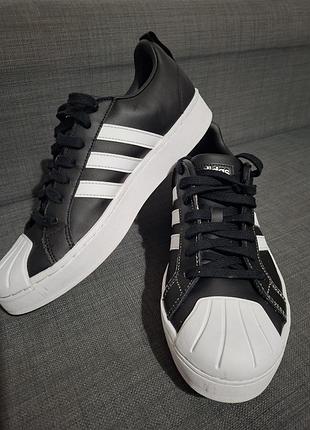 Мужские черно-белые кроссовки оригинал adidas streetcheck размер 42.5