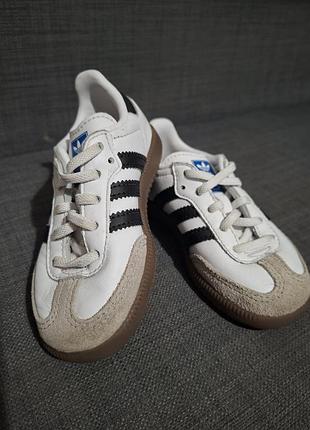 Детские белые кожаные кроссовки adidas samba оригинал размер 24