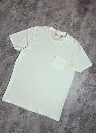 Футболка levis с кармашком