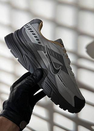 Nike initiator grey 4