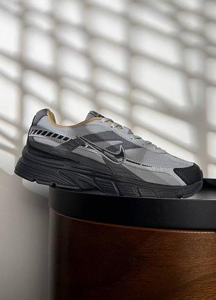 Nike initiator grey 5
