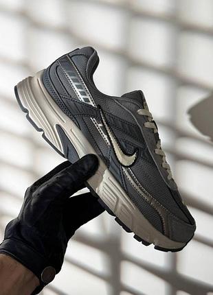 Nike initiator grey white 4