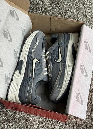 Nike initiator grey white 8