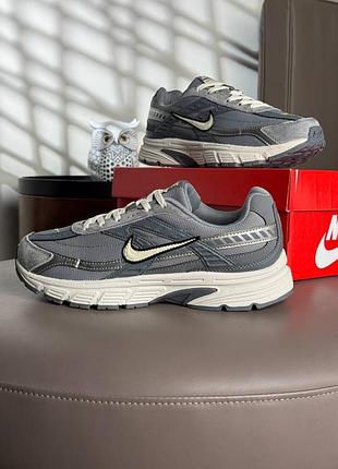 Nike initiator grey white