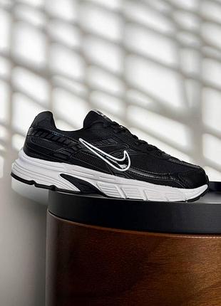 Nike initiator black white 5