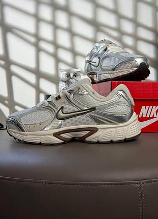 Nike v5 rnr beige white metallic