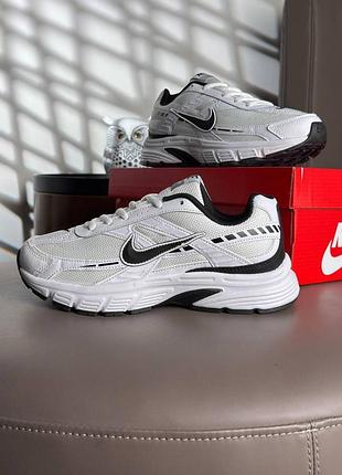 Nike initiator white black
