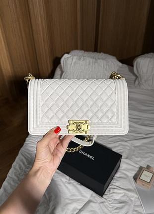 Жіноча сумка преміум medium boy white/gold caviar rhw