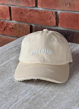 Женская кепка miu miu бежевая есть