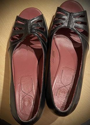Туфлі/босоніжки dr. martens (відкритий носок)