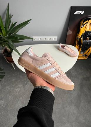 Жіночі персикові кросівки adidas gazelle indoor peach х газель 39