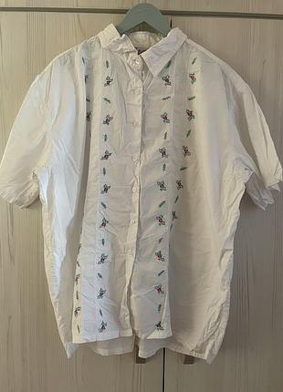 Жіноча біла сорочка з вишитим декором 🌸 розмір 60–62 / oversize.