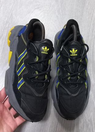 Женские кроссовки adidas ozweego