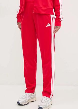 Брюки essentials 3-stripes красный regular fit