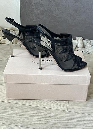 Prada оригінал, італія, культові босоніжки prada milano  lightning bolt mesh, р it 38,5