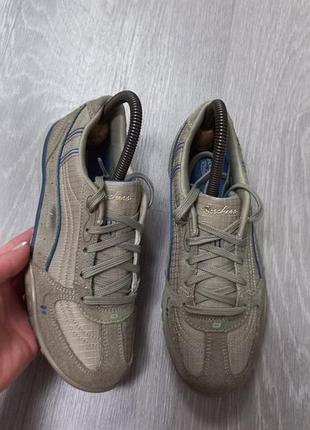 Женские кроссовки skechers