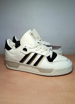 Стильні білі шкіряні кросівки adidas rivalry 86 low 40р.