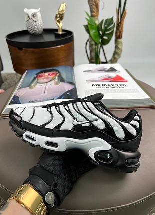 Nike air max plus white black