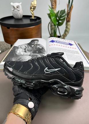 Nike air max plus new black white