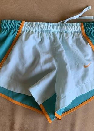 Nike dri-fit 128 137 см шорти
