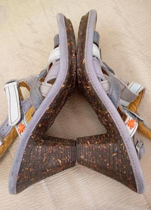 Босоножки р.39 аra