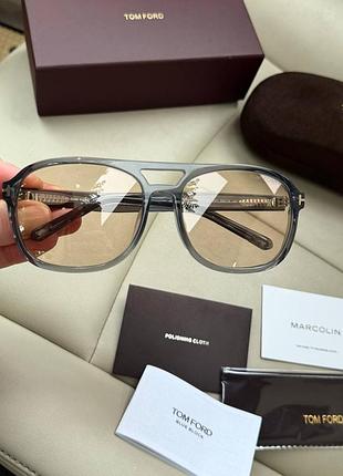 Tom ford прозорі окуляри з коричневим