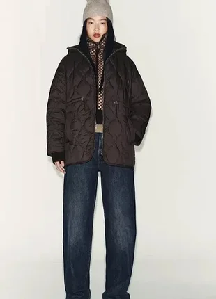 Zara водовідштовхуюча  стьобана куртка з капюшоном темно коричневий колір
zara water repellent quilted jacket with hoodie light brown 8372/281/730 s