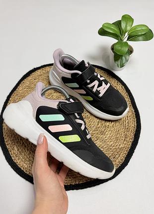 Кросівки adidas для дівчинки