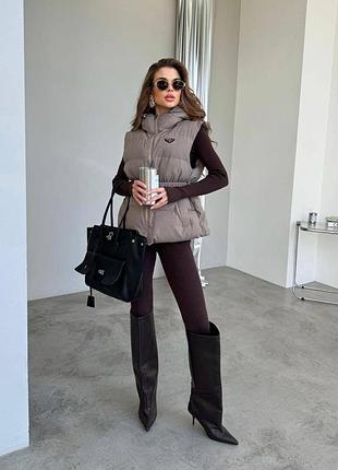 Жилетка сіра з поясом капюшоном дуже гарна prada