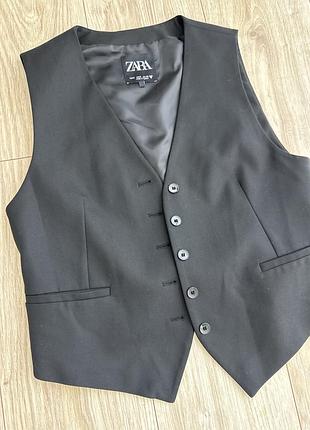 Костюмная жилетка zara