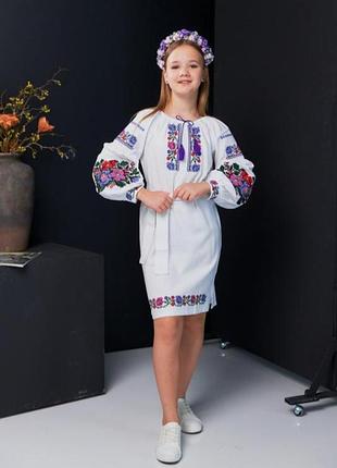 Вышитое платье на девочку, лен, р. 140 см.