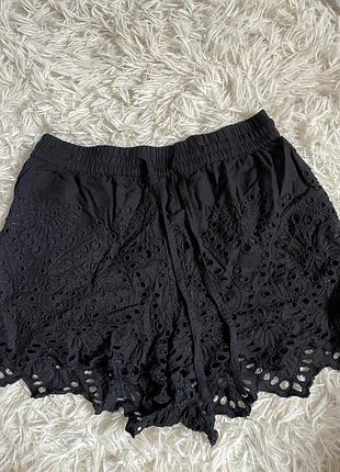 Чорні мереживні шорти (ришельє / ажур)  бренд: topshop  розмір: eur 34 / uk 6 / us 2 (xs)  колір: чорний