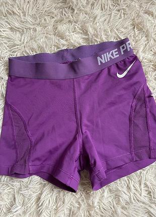 Фіолетові спортивні шорти (велосипедки)  бренд: nike pro  розмір: s  колір: фіолетовий