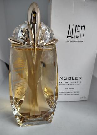 Mugler alien extraordinaire