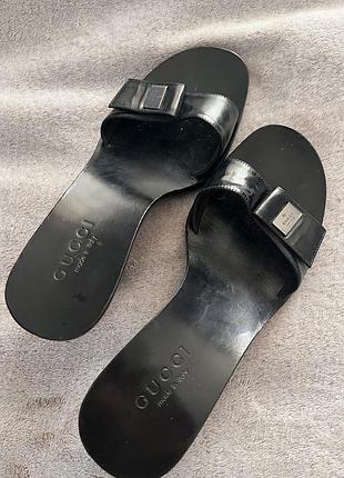 Продам босоніжки gucci , розмір 37 були у використанні , без дефектів
