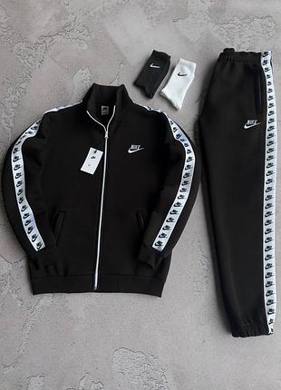 Костюм на флисе nike лампас: кофта штаны
2 пары носков в подарок! зима-осень