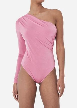 Лонгслів на одне плече бренду missguided