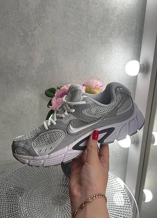 Стильні жіночі кросівки nike zoom v5 rnr silver / white