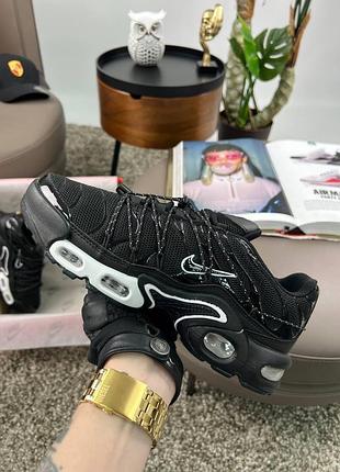 Nike air max plus tn lace toggle black white