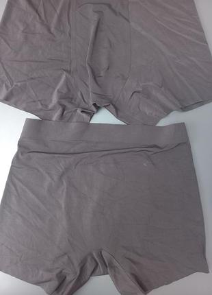 Трусы лобов.безшовные р.м uniqlo