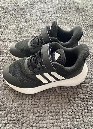 Спортивні кросівки для хлопчика adidas 21.5 см чорні