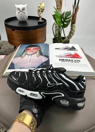 Nike air max plus tn lace toggle white black