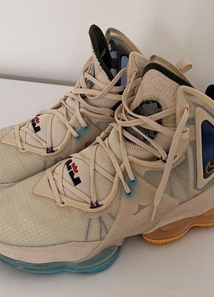 Чоловічі кросівки  nike lebron 19